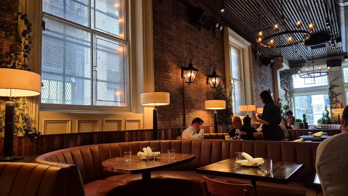 Au Cheval, New American restaurant in Tribeca