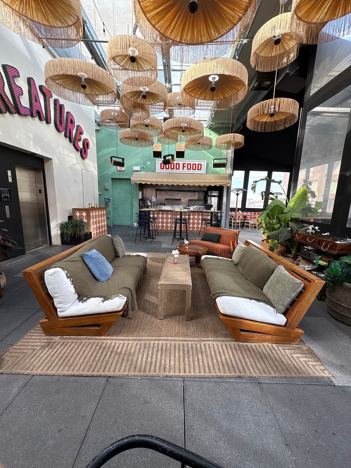 Creature's Rooftop, Cocktail Bar restaurant in Chelsea